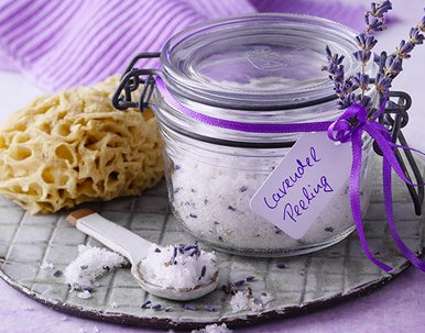 Lavendel-Zuckerpeeling