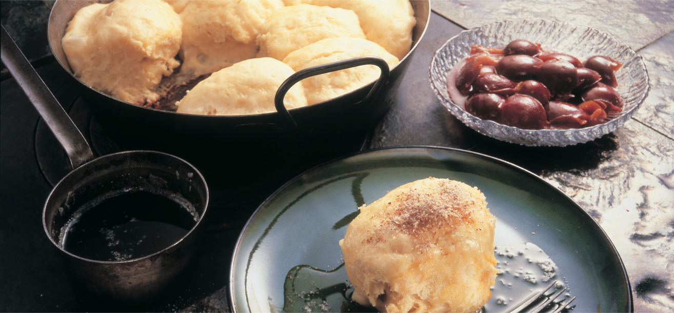 Dampfnudeln mit Zimt-Pflaume - SweetFamily von Nordzucker