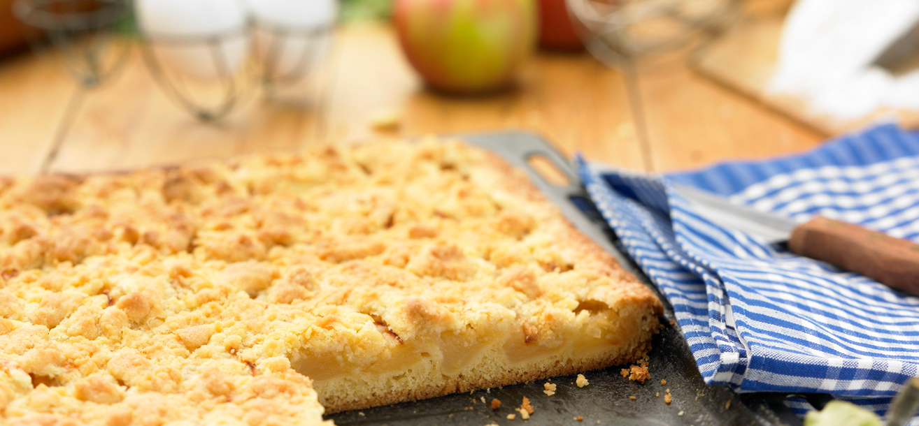 Apfelkuchen mit Butterstreuseln - SweetFamily von Nordzucker